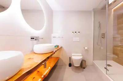 Un baño de Bravissimo Turbau Entresol A, with 3 bedrooms