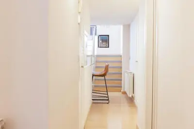 Una televisión o centro de entretenimiento en Bravissimo Hortes, 3-bedroom centre apartment