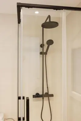 Un baño de Bravissimo Maragall, very spacious and central