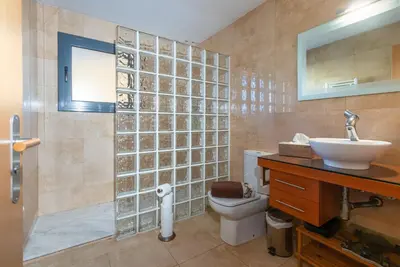 Un baño de Casa en Palafrugell con jardin, Costa Brava