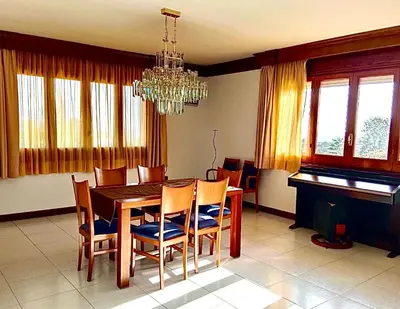 Zona de estar de Casa de 2000 m2 Piscina Mar Barbacoa y Felicidad