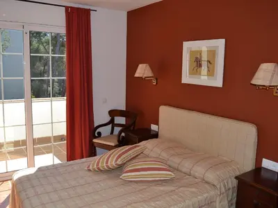 Cama o camas de una habitación en Villa de Lujo con Piscina Privada cerca del Mar - ES-323-61