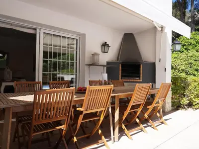 Plano de Villa de Lujo con Piscina Privada cerca del Mar - ES-323-61
