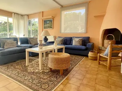 Zona de estar de Villa Sol i Mar by Costabravaway