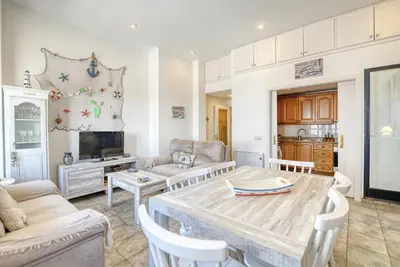 Una cocina o zona de cocina en Bonita Planta baja muy céntrica con Parking