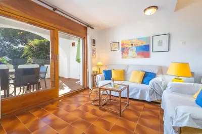 Zona de estar de Acogedora casa con piscina en Sant Antoni Calonge