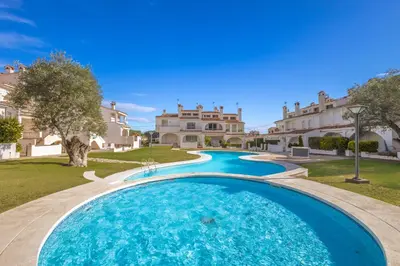 Piscina en o cerca de Acogedora casa con piscina en Sant Antoni Calonge