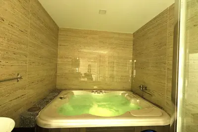 Un baño de Villa Paraíso, exclusiva, todas las comodidades