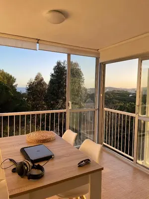 Un balcón o terraza de Apartamento a 10 min de la Playa - Parking Privado