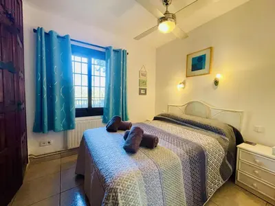 Cama o camas de una habitación en Villa Tramuntana by Costabravaway