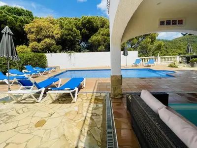 Piscina en o cerca de Villa Tramuntana by Costabravaway