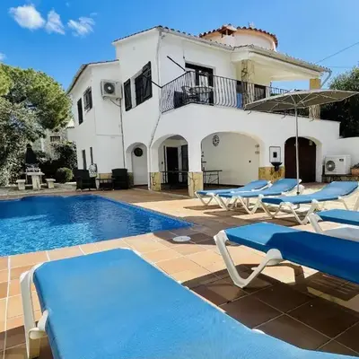 Villa Tramuntana by Costabravaway