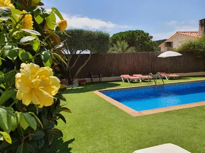 Piscina en o cerca de COSTA BRAVA SUITES CASA LA BAHIA, piscina privada