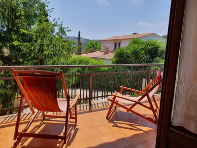Un balcón o terraza de COSTA BRAVA SUITES Casa El Turó de Sagaró