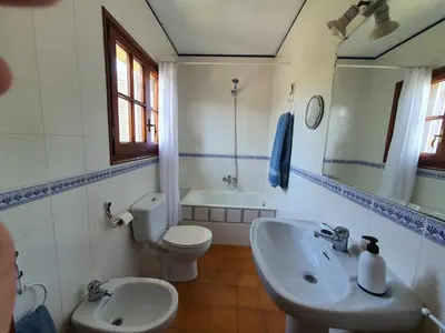 Un baño de COSTA BRAVA SUITES Casa El Turó de Sagaró