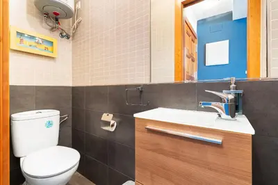 Un baño de WELCS APARTAMENTO 130 PDA frente al mar