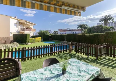 Piscina en o cerca de Apartamento Laura Mar con piscina en La Fosca