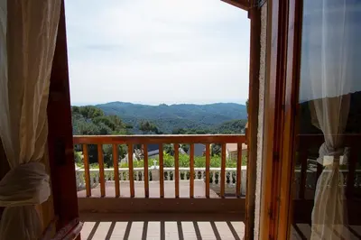 Vista general de una montaña o vista desde la villa