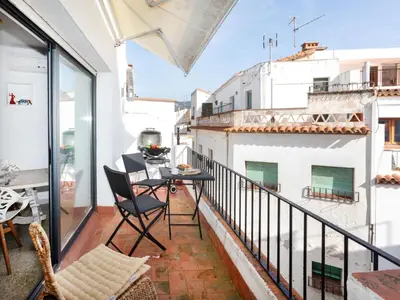 Un balcón o terraza de Apartment Atic Cap Tossa by Interhome