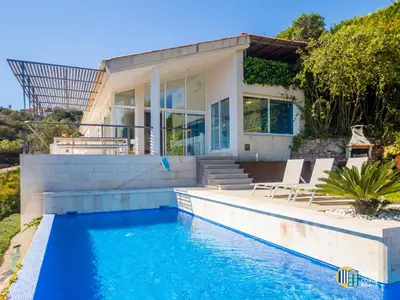 Piscina en o cerca de Villa Azalia en Mas Nou Platja d'Aro