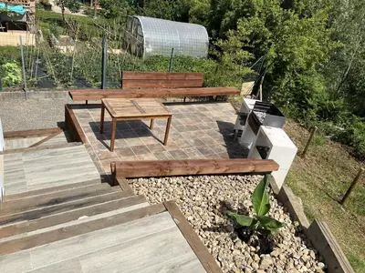 Jardín al aire libre en Casa Rio de Oro con piscina con playa y barbacoa