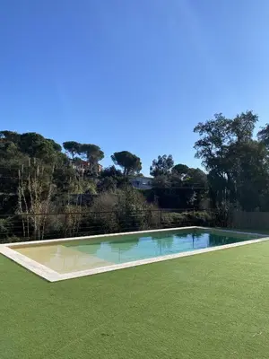 Piscina en o cerca de Casa Rio de Oro con piscina con playa y barbacoa