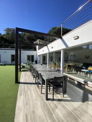 Plano de Casa Rio de Oro con piscina con playa y barbacoa