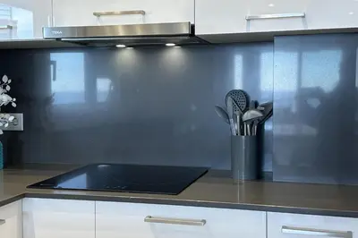 Una cocina o zona de cocina en LETS HOLIDAYS Sea views apartment Platja d'Aro