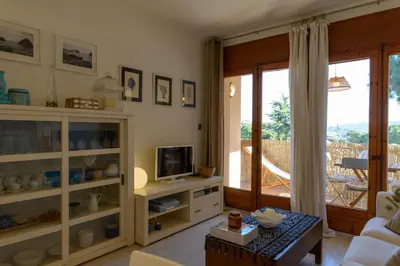 Una televisión o centro de entretenimiento en Flateli La Fosca