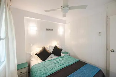 Cama o camas de una habitación en Vista al mar con piscina en S'Agaró