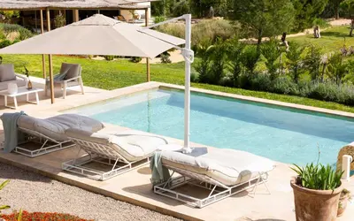 Piscina en o cerca de Mas CasaGran