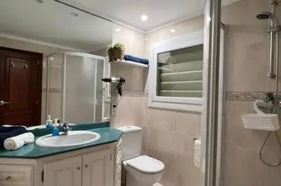 Un baño de Apartamento en Palamos delante del mar