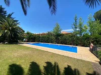 Piscina en o cerca de Apart. comfortable i modern Calella de Palafrugell, Wi-Fi, piscina