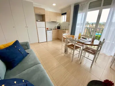 Una cocina o zona de cocina en Apart. comfortable i modern Calella de Palafrugell, Wi-Fi, piscina