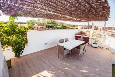 Un balcón o terraza de La Mediterranea