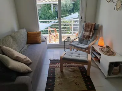 Zona de estar de LUMINOSO APARTAMENTO CERCA DE LA PLAYA DE TOSSA DE MAR