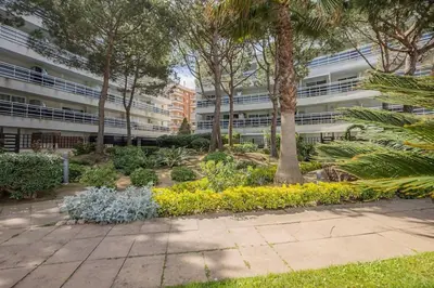 Jardín al aire libre en BA Sabanell Park A234