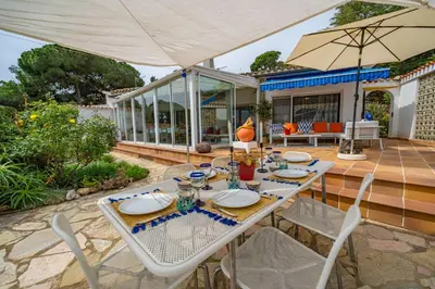 Jardín al aire libre en Valerie's Lux Summer House