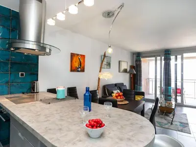 Una cocina o zona de cocina en Apartment Jaume II-3 by Interhome