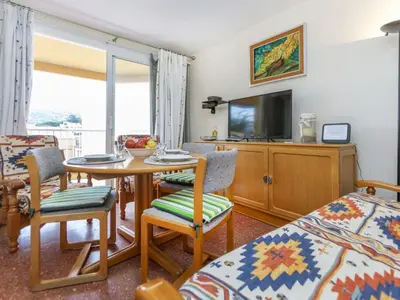 Una televisión o centro de entretenimiento en Apartment Alexandra by Interhome