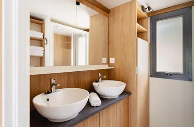 Un baño de Camping Cala Pola