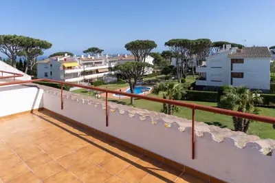 Un balcón o terraza de Apartamento Calella Park parking y piscina - WeHost Costa Brava