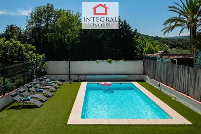 Piscina en o cerca de Jumping House in Calonge