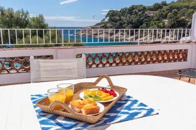 Comida en o cerca de este apartamento