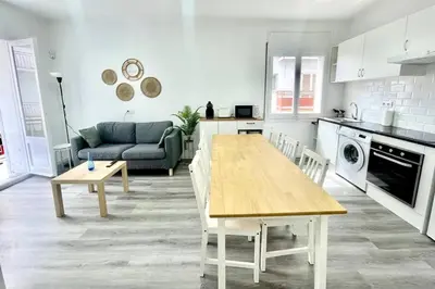 Una cocina o zona de cocina en SeaHomes Vacations - HEART OF TOSSA DE MAR