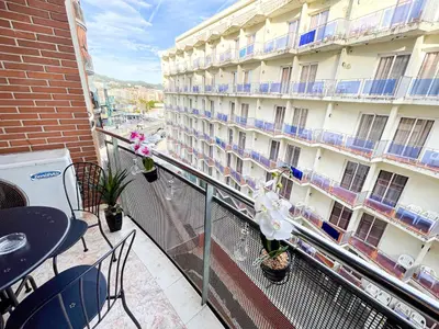 Un balcón o terraza de Red Apartment Lloret