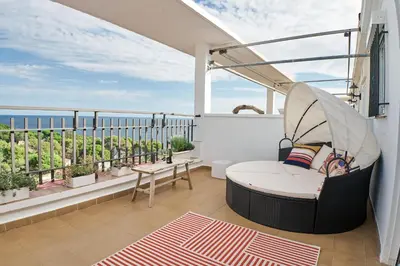 Un balcón o terraza de Beachfront Rooftop Haven studio in Playa de Aro