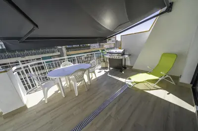 Un balcón o terraza de HomeHolidaysRentals Kala - Costa Barcelona