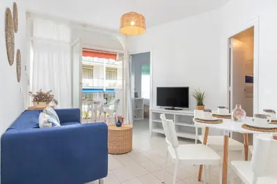 Una televisión o centro de entretenimiento en Apartamento en Tossa de Mar a 3 min de la playa