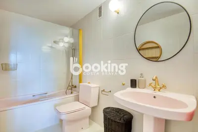 Un baño de Apartamento con vistas al mar en S'agaró